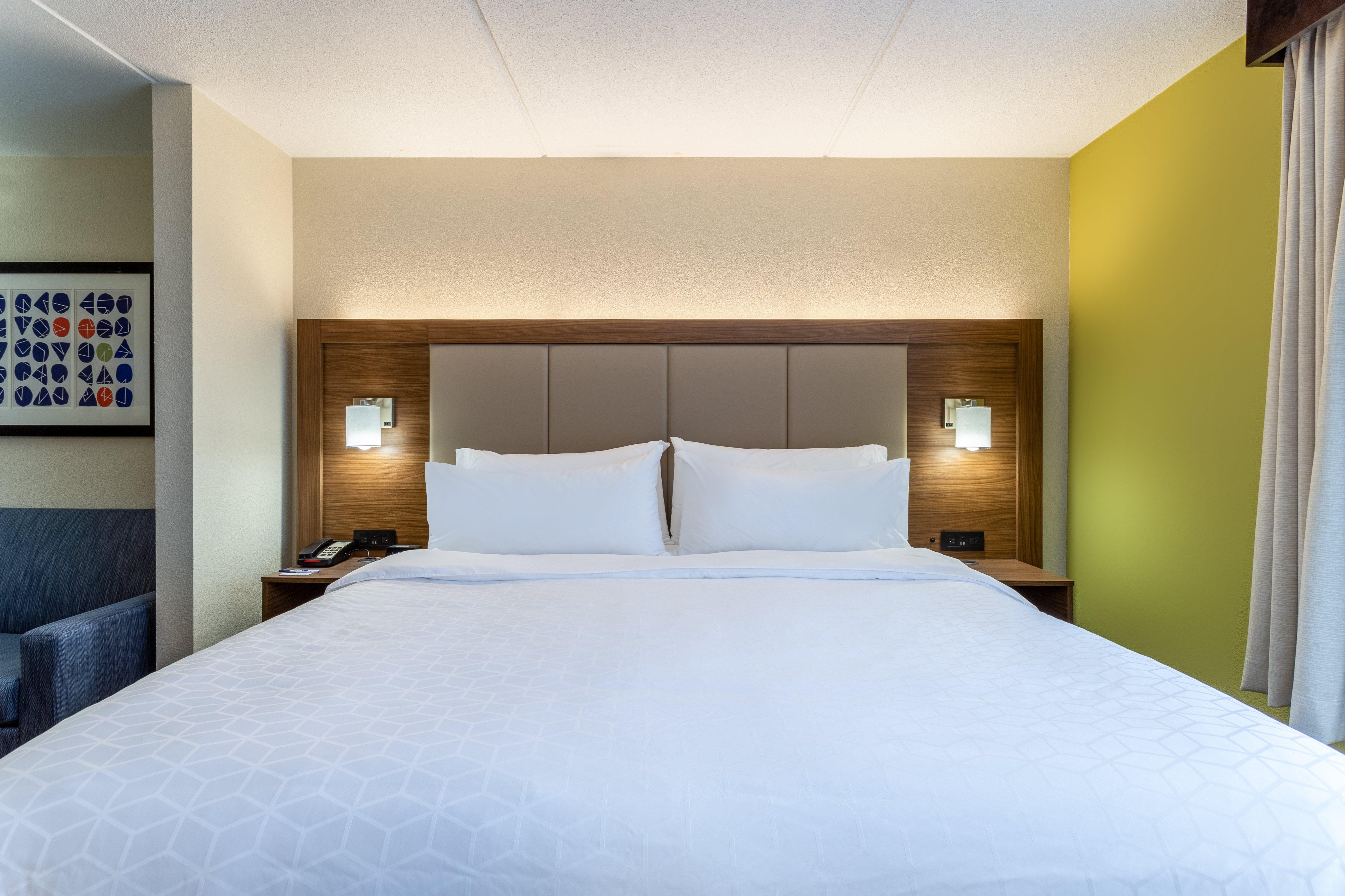 Holiday Inn Express & Suites Сідар-Фолс Екстер'єр фото