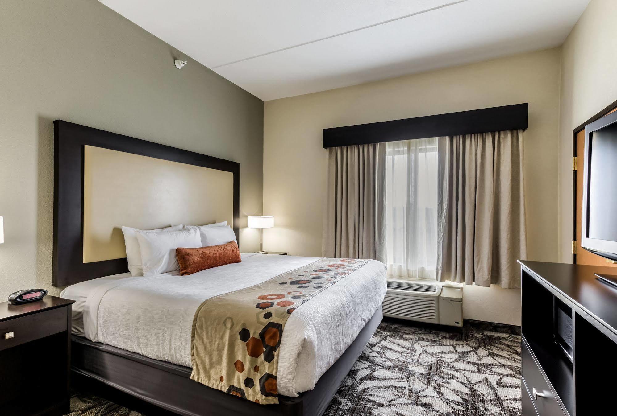 Holiday Inn Express & Suites Сідар-Фолс Екстер'єр фото